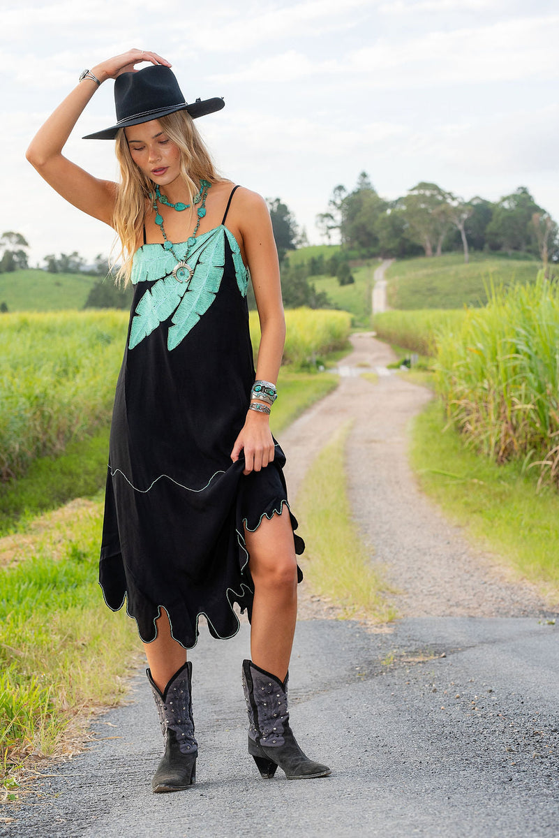 Come Away With Me Embroidered Midi Dress - Chasing Unicorns