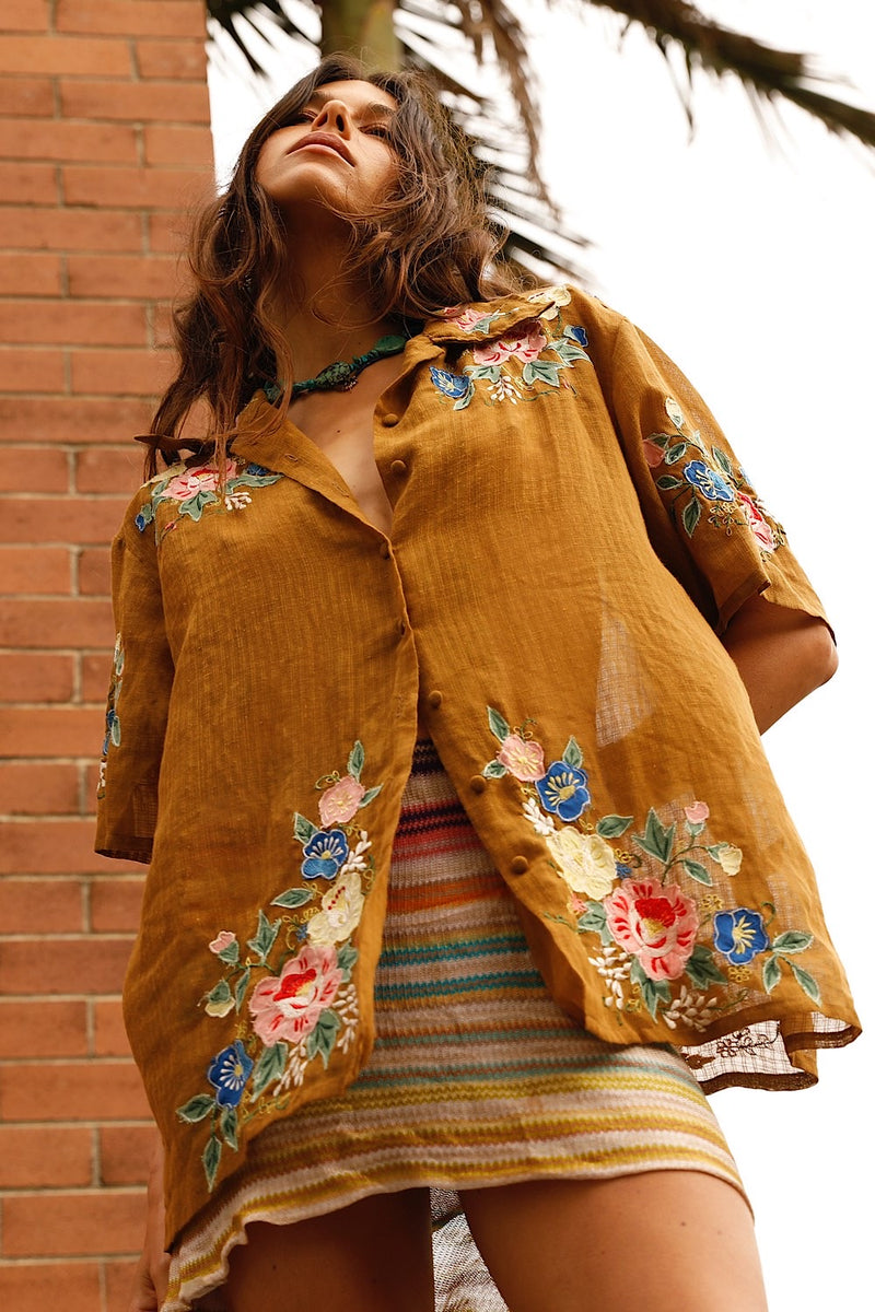 She Rides Wild Horses Embroidered Textural Cotton Short Sleeve Shirt