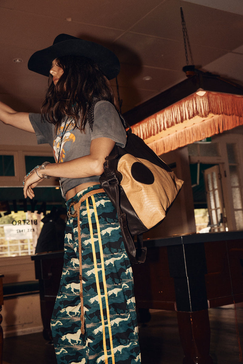 Yin Yang Leather Weekender Bag - Tan