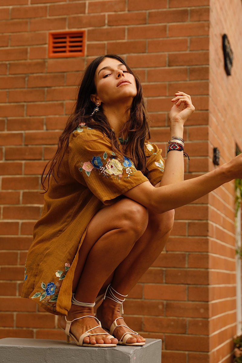 She Rides Wild Horses Embroidered Textural Cotton Short Sleeve Shirt