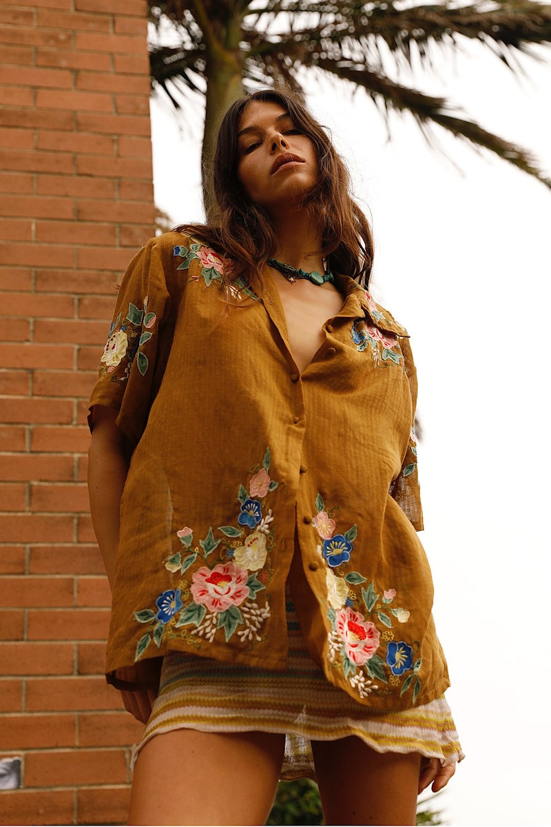 She Rides Wild Horses Embroidered Textural Cotton Short Sleeve Shirt