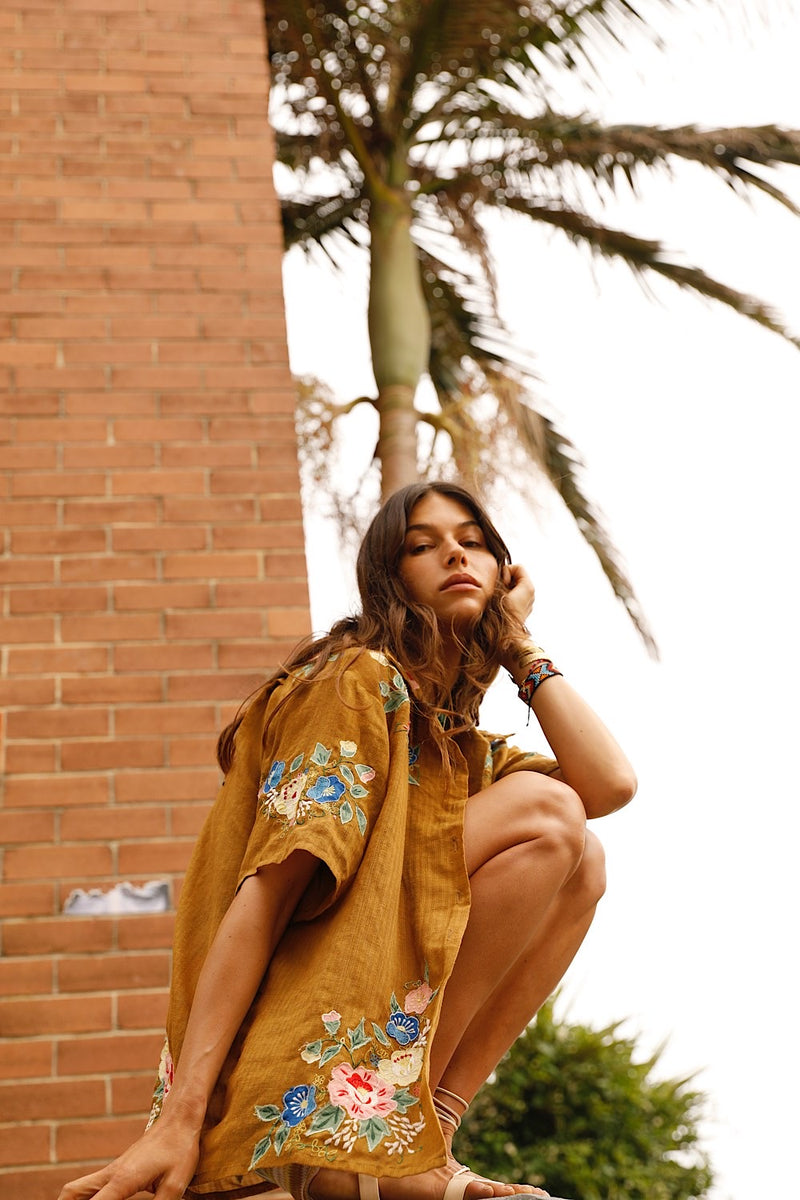 She Rides Wild Horses Embroidered Textural Cotton Short Sleeve Shirt