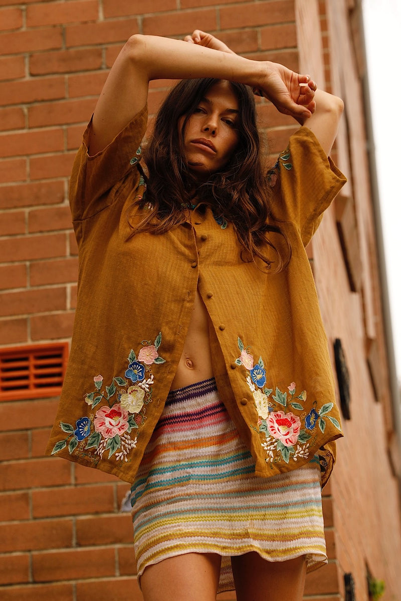 She Rides Wild Horses Embroidered Textural Cotton Short Sleeve Shirt