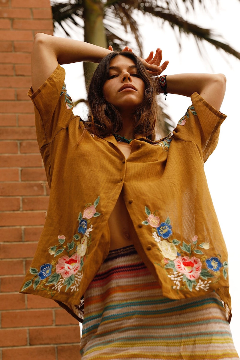 She Rides Wild Horses Embroidered Textural Cotton Short Sleeve Shirt