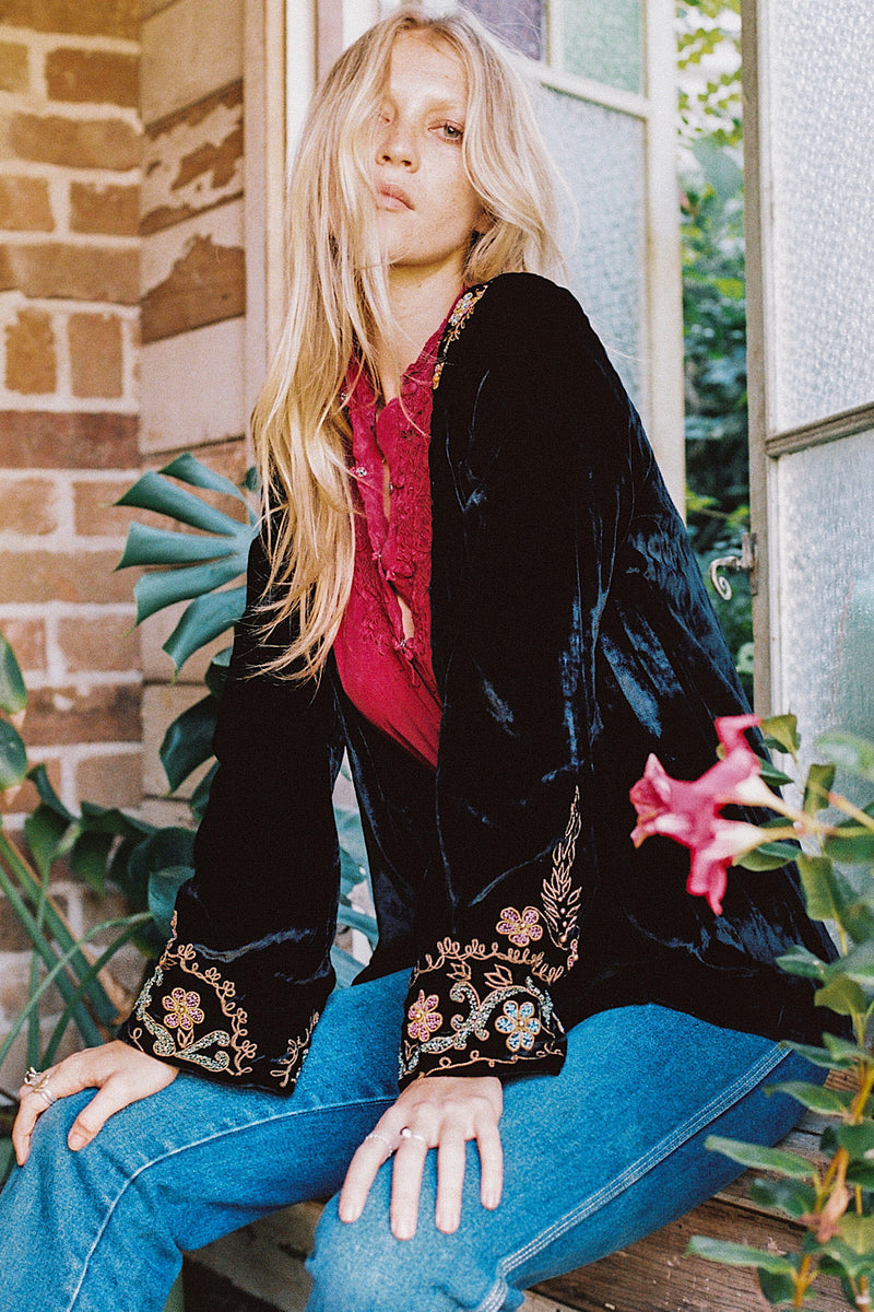 Black Magic Woman Jacket - Black - Chasing Unicorns