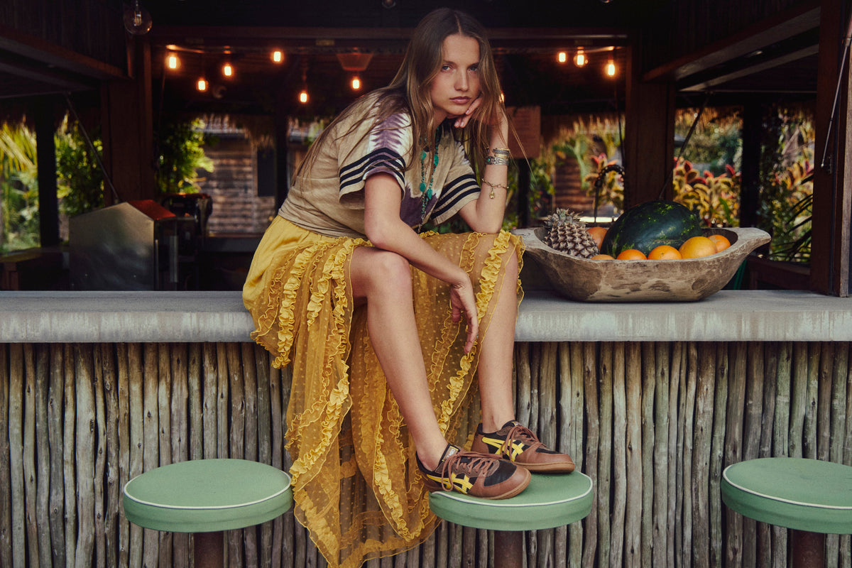 Lover Chasing Unicorns Ringer Tshirt - Chasing Unicorns