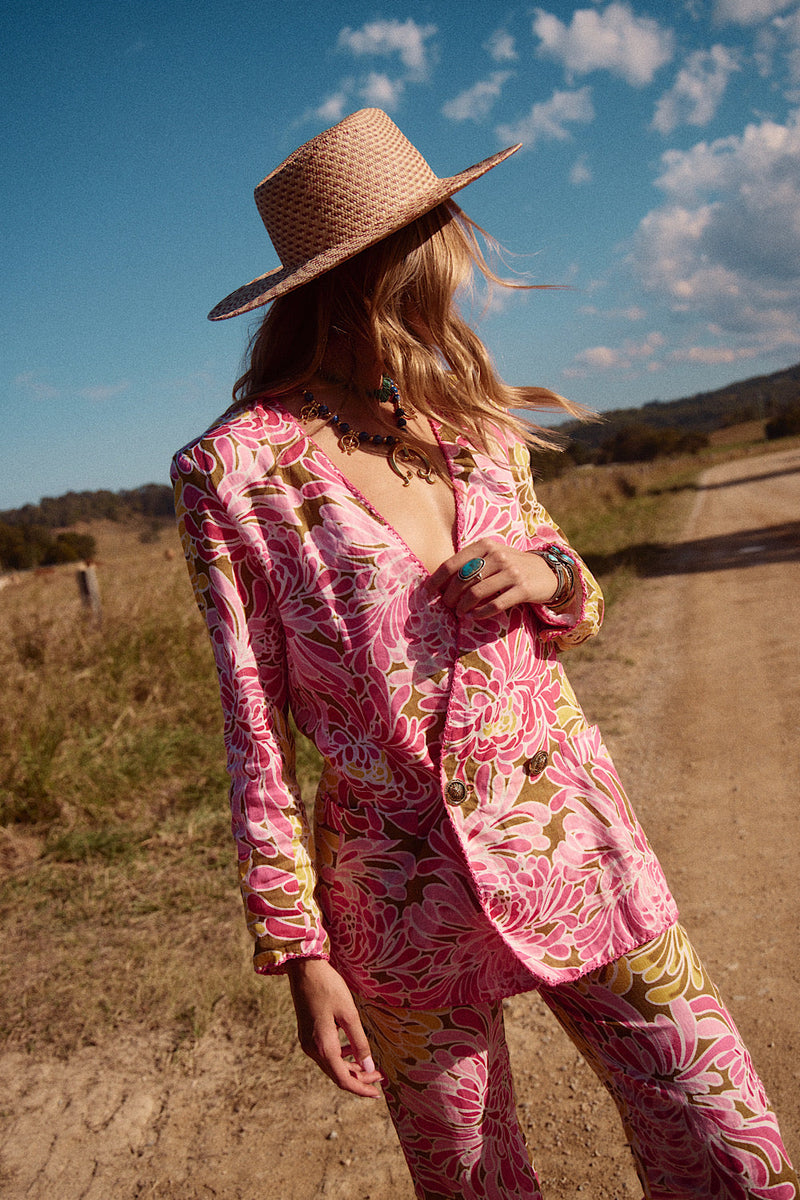 NEW When I Come Around Linen Blazer - Chasing Unicorns