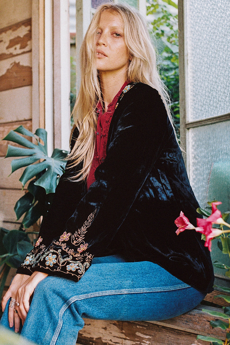 Black Magic Woman Jacket - Black - Chasing Unicorns