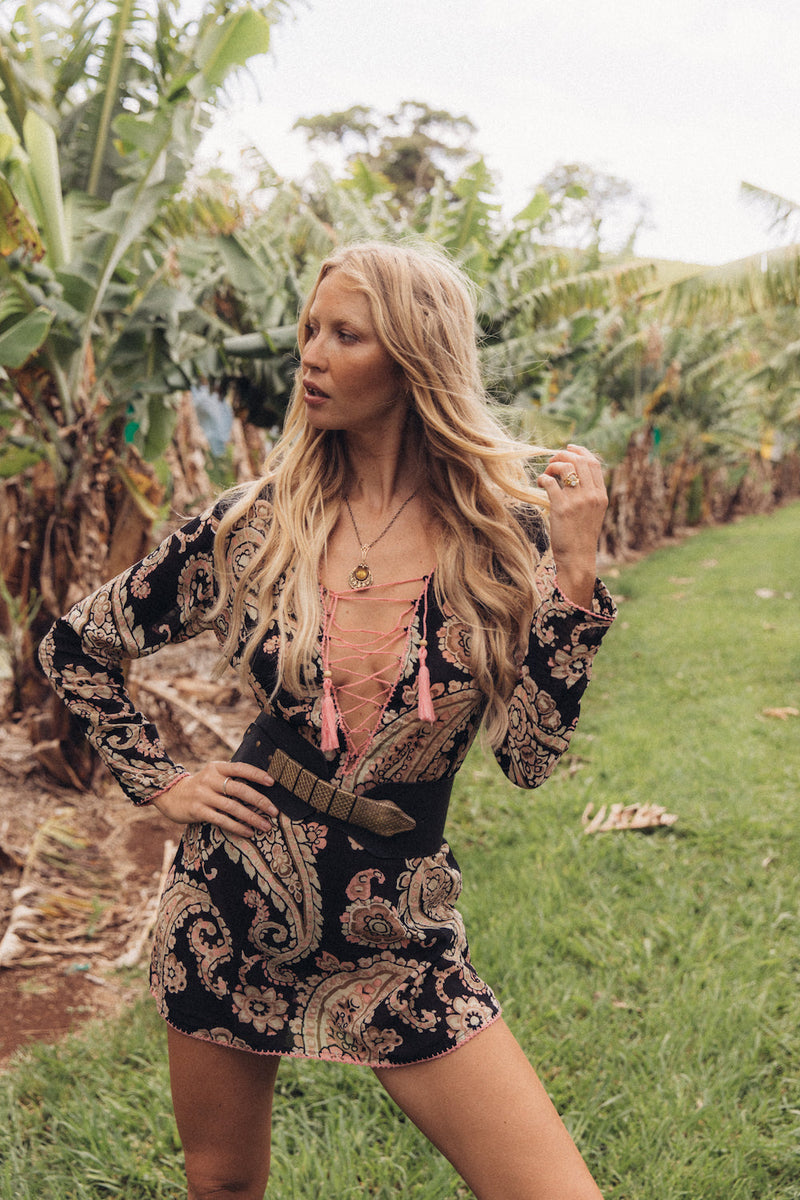 Gold Filagree Pendant Necklace - Chasing Unicorns