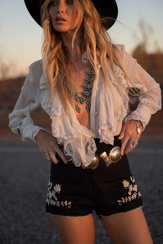 Lay, Lady, Lay Linen Embroidered Shorts