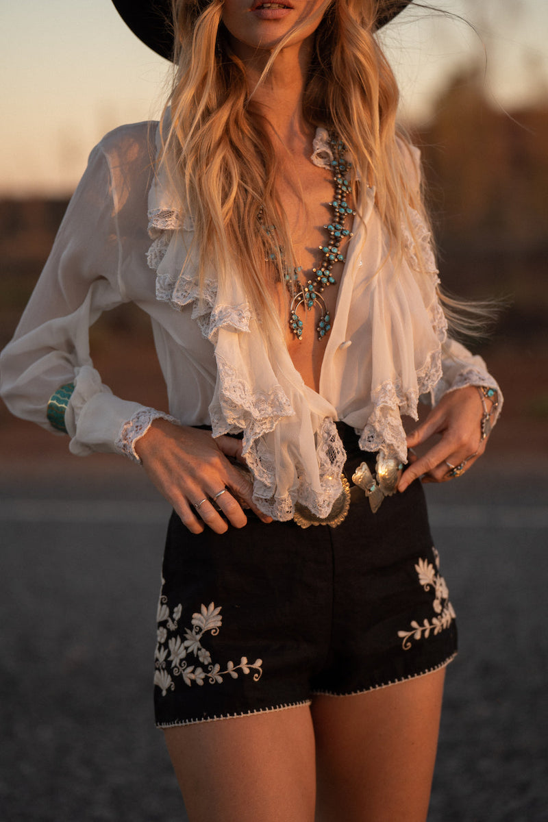 Lay, Lady, Lay Linen Embroidered Shorts - Chasing Unicorns