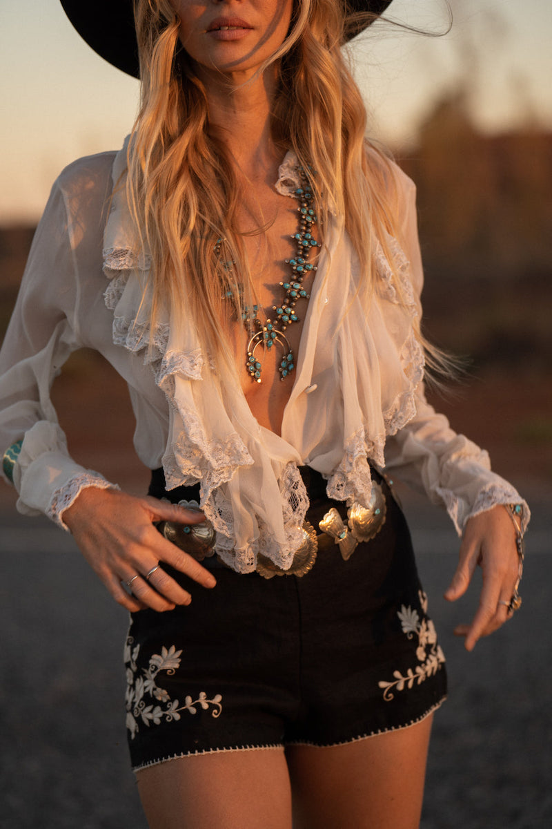 Lay, Lady, Lay Linen Embroidered Shorts - Chasing Unicorns