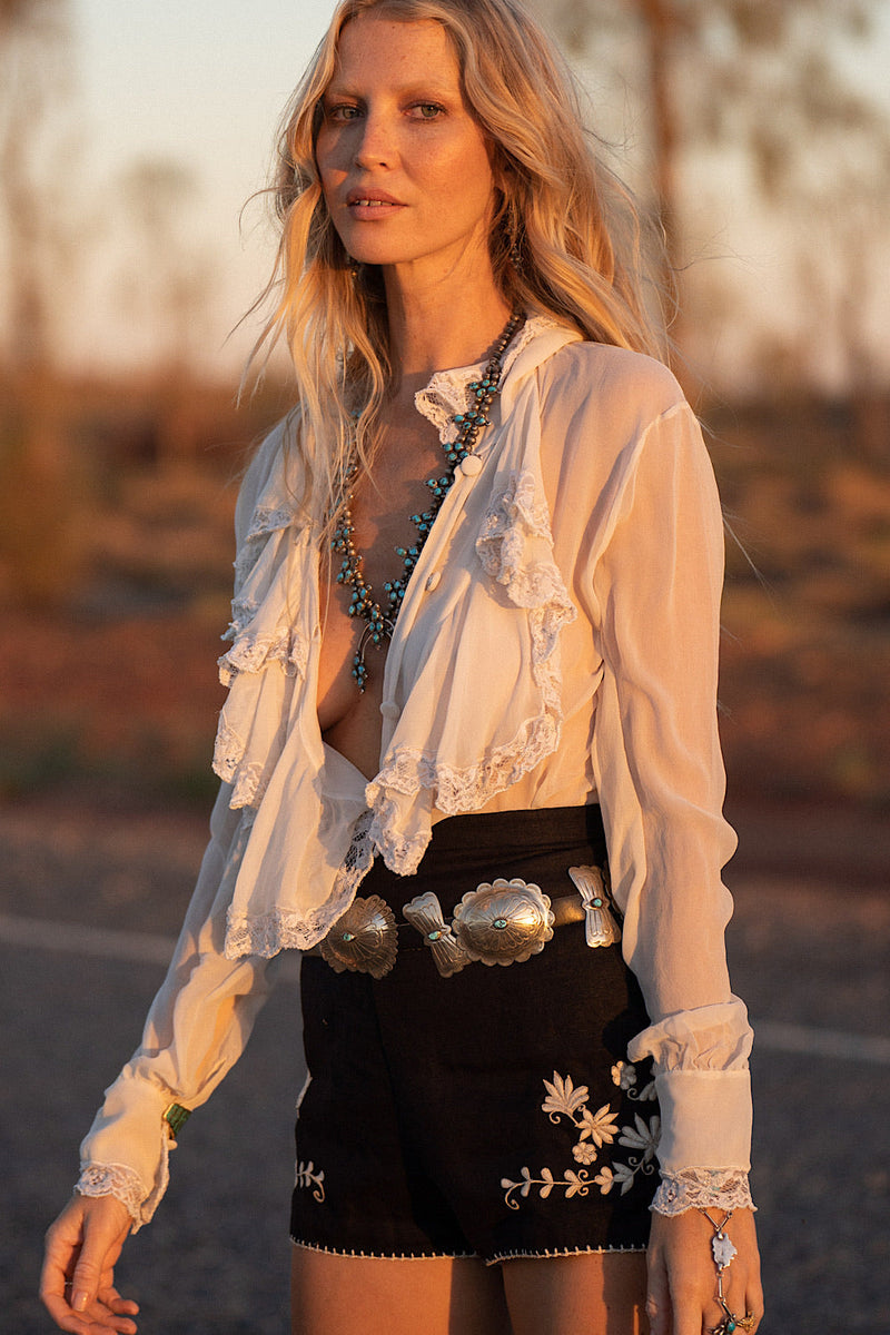 Lay, Lady, Lay Linen Embroidered Shorts - Chasing Unicorns
