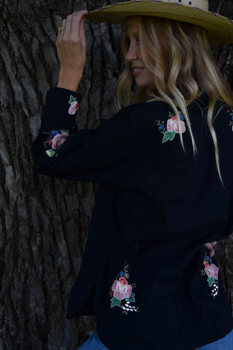 She Rides Wild Horses Cotton Appliqué Blouse - Chasing Unicorns